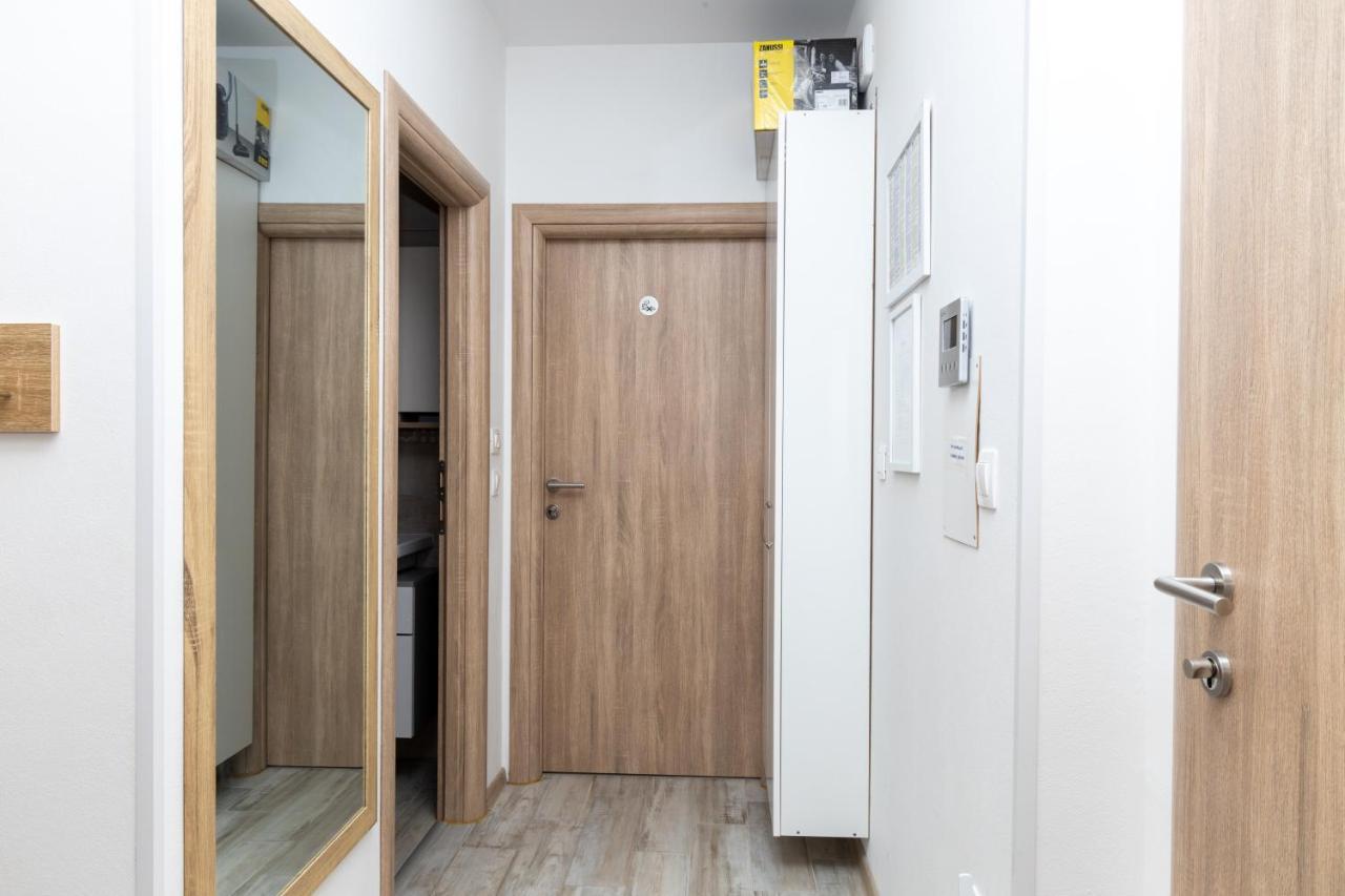 Apartmani Pranjic Πόρετς Εξωτερικό φωτογραφία