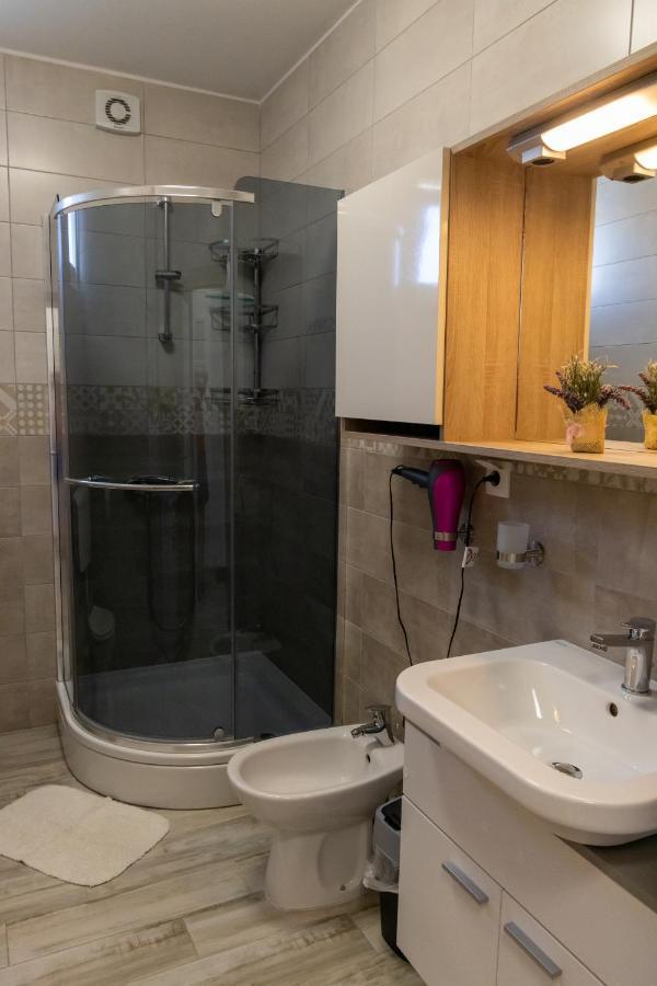Apartmani Pranjic Πόρετς Εξωτερικό φωτογραφία
