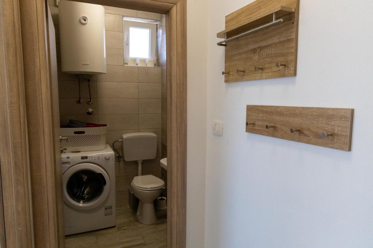 Apartmani Pranjic Πόρετς Εξωτερικό φωτογραφία