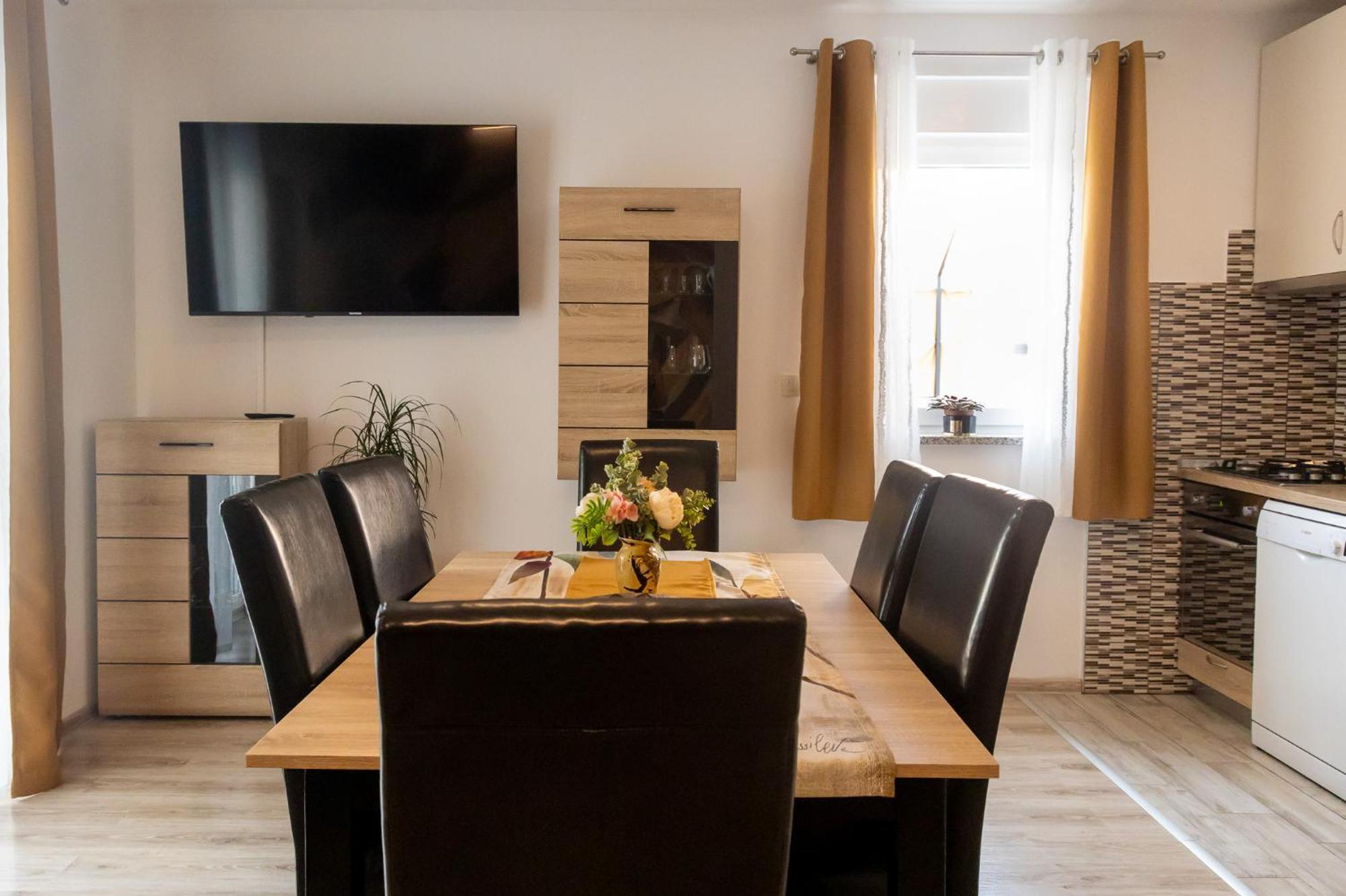 Apartmani Pranjic Πόρετς Εξωτερικό φωτογραφία